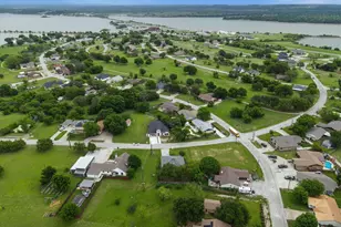 127 Port O Call Ct, Runaway Bay, TX 76426 - Photo 3