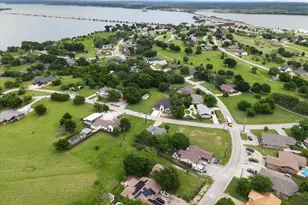 127 Port O Call Ct, Runaway Bay, TX 76426 - Photo 33