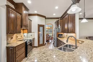 3000 Elkton Dr, Granbury, TX 76049 - Photo 9