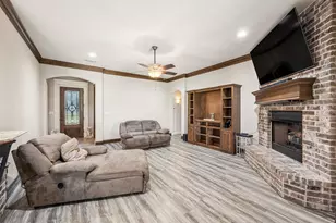 3000 Elkton Dr, Granbury, TX 76049 - Photo 5
