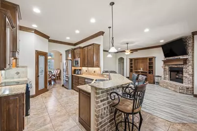 3000 Elkton Drive, Granbury, TX 76049 - Photo 7