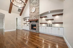 2104 Wellington St, Greenville, TX 75401 - Photo 9