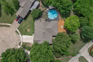 417 Creekmeadow Ln, Lewisville, TX 75067 - Photo 3