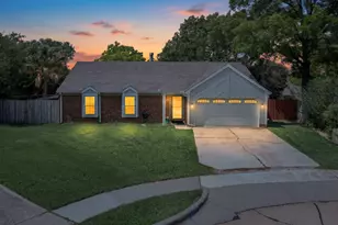 417 Creekmeadow Ln, Lewisville, TX 75067 - Photo 1