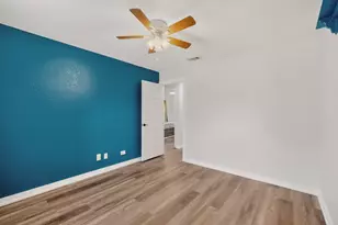 417 Creekmeadow Ln, Lewisville, TX 75067 - Photo 17