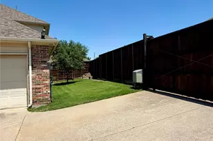 3955 Luke Ln, Carrollton, TX 75007 - Photo 29