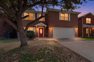1001 Vicksburg Dr, Ennis, TX 75119 - Photo 1