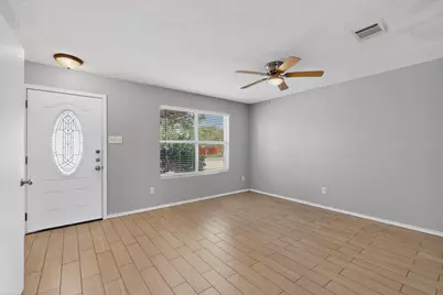 1001 Vicksburg Drive, Ennis, TX 75119 - Photo 5