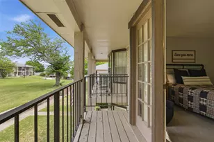 5852 Marina Dr, Garland, TX 75043 - Photo 5