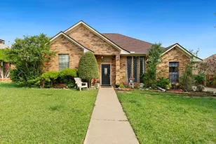205 Forest Creek Dr, Sherman, TX 75092 - Photo 1