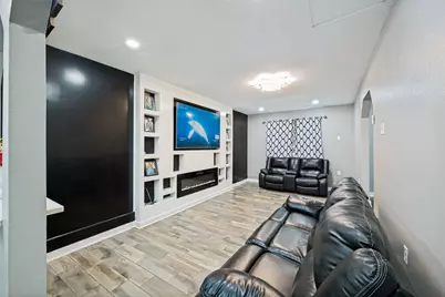 4332 Quails Lane, Fort Worth, TX 76119 - Photo 3