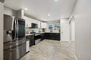 4332 Quails Ln, Fort Worth, TX 76119 - Photo 7