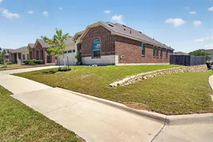 6900 Waterloo Ln, Fort Worth, TX 76179 - Photo 3