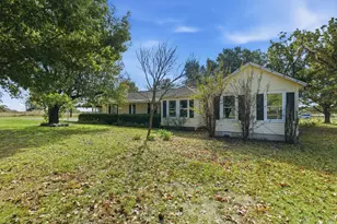 3420 Springfield Rd, Springtown, TX 76082 - Photo 1