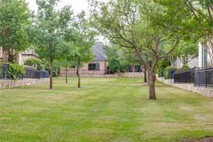 32 Fawn Wood Dr, Dallas, TX 75248 - Photo 27