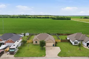 106 Joyce St, Whitney, TX 76692 - Photo 3