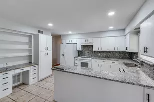 1919 Betsy Ln, Irving, TX 75061 - Photo 5