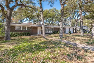 1919 Betsy Ln, Irving, TX 75061 - Photo 11