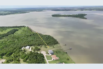 401 Meandering Way, Corsicana, TX 75109 - Photo 1