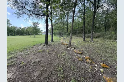 401 Meandering Way, Corsicana, TX 75109 - Photo 17