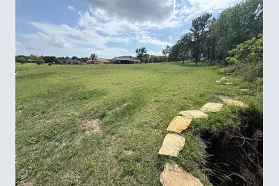 401 Meandering Way, Corsicana, TX 75109 - Photo 11