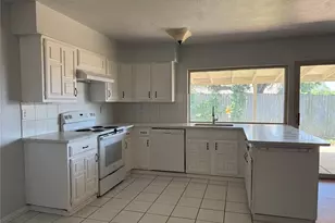 7002 Forestview Dr, Arlington, TX 76016 - Photo 9