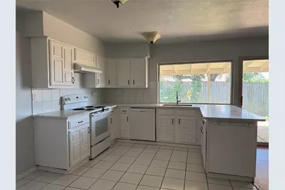 7002 Forestview Drive, Arlington, TX 76016 - Photo 9