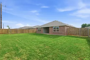 521 Jameson St, Springtown, TX 76082 - Photo 39