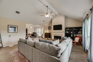 1310 Newport Dr, Carrollton, TX 75006 - Photo 5
