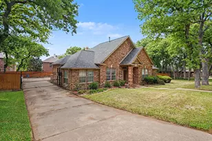 1304 Pheasant Run, Crowley, TX 76036 - Photo 3