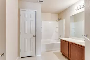 321 Silver Lake Trail, Fort Worth, TX 76140 - Photo 17