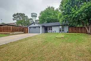 2105 Sagebrush Trail, Grapevine, TX 76051 - Photo 3