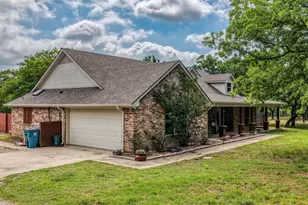 115 Deerfield Rd, Paradise, TX 76073 - Photo 3