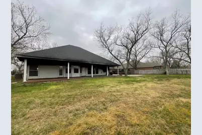 9302 S Longwood Drive, Granbury, TX 76049 - Photo 3