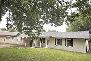 604 Bayless Dr, Euless, TX 76040 - Photo 3