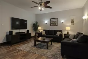 604 Bayless Dr, Euless, TX 76040 - Photo 9