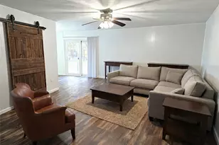 604 Bayless Dr, Euless, TX 76040 - Photo 3
