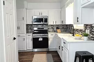 604 Bayless Dr, Euless, TX 76040 - Photo 7
