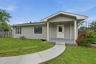 306 W Haning St, Howe, TX 75459 - Photo 25