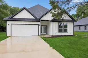 305 Kalura Way, Tool, TX 75143 - Photo 1