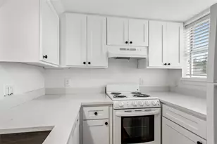 1901 N Fitzhugh Ave, Dallas, TX 75204 - Photo 9