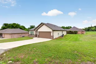1311 E Apache Trail, Granbury, TX 76048 - Photo 37
