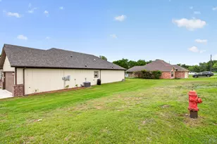 1311 E Apache Trail, Granbury, TX 76048 - Photo 29
