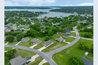 1311 E Apache Trail, Granbury, TX 76048 - Photo 3