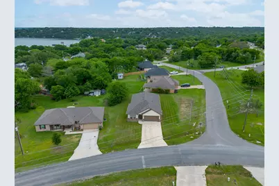1311 E Apache Trail, Granbury, TX 76048 - Photo 37