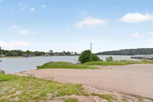 1311 E Apache Trail, Granbury, TX 76048 - Photo 31
