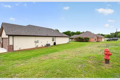 1311 E Apache Trail, Granbury, TX 76048 - Photo 29