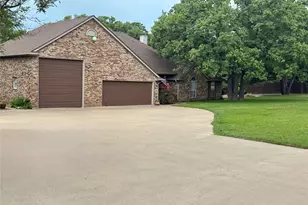 1408 Island Village Ct, Granbury, TX 76048 - Photo 5