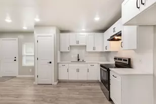 4323 Vanette Ln, Dallas, TX 75216 - Photo 3