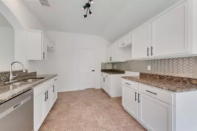 2718 Mossglen Drive, Dallas, TX 75227 - Photo 7